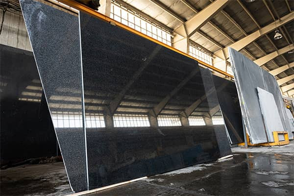 سنگ ساختمانی -گرانیت مشکی (نطنز)Building stone - black granite (Natanz)