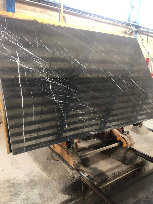 سنگ ساختمانی- لاشتر مشکیBuilding stone - Black Lashter